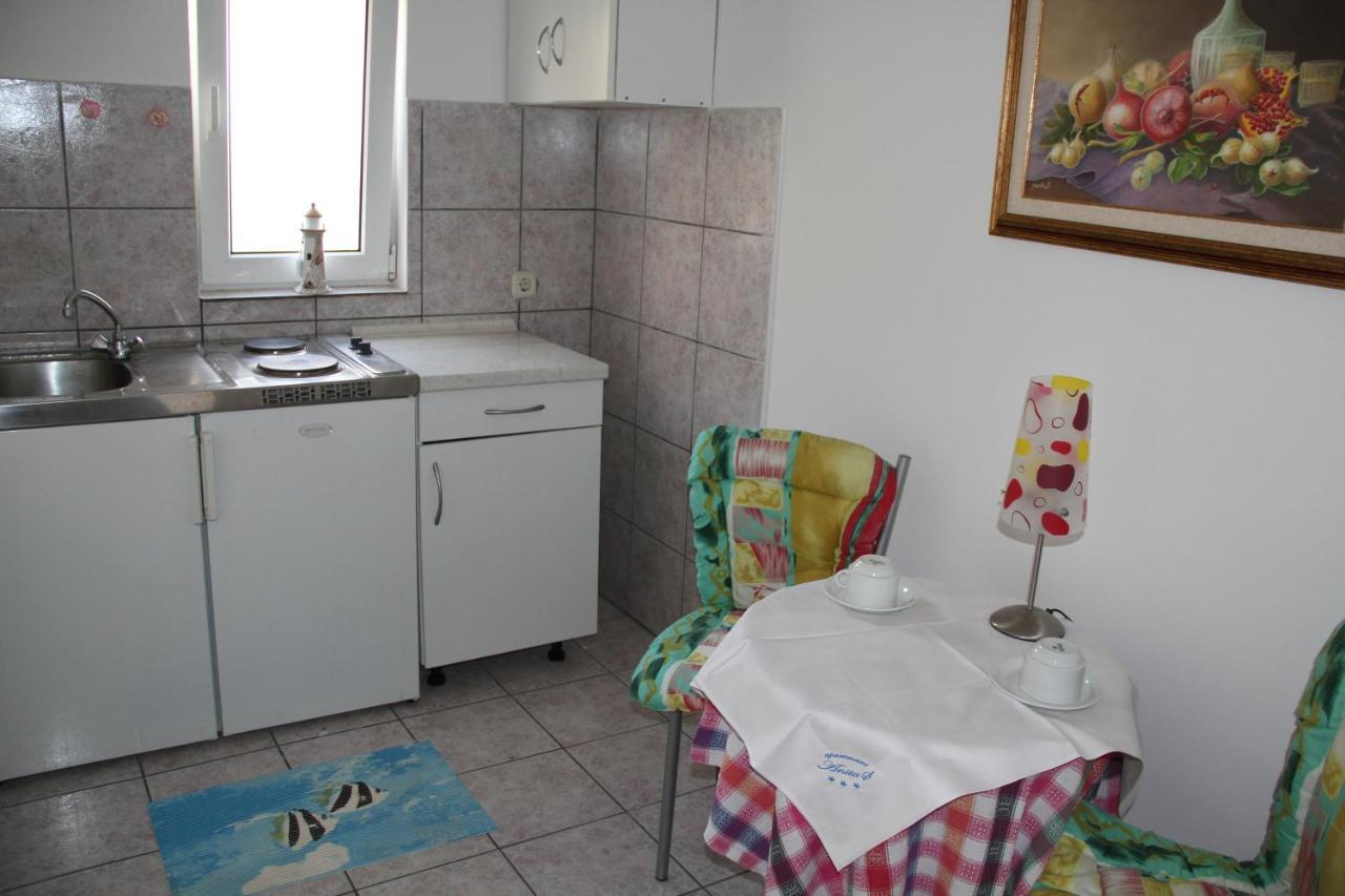 Apartmani Anitas Gradac  Bagian luar foto
